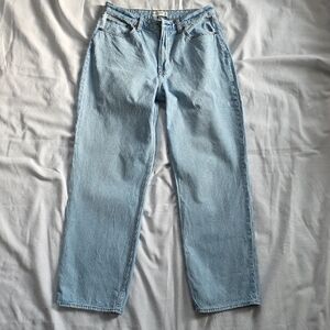 Abercrombie & FitchThe LooseHigh RiseLight WashSize 31/12L